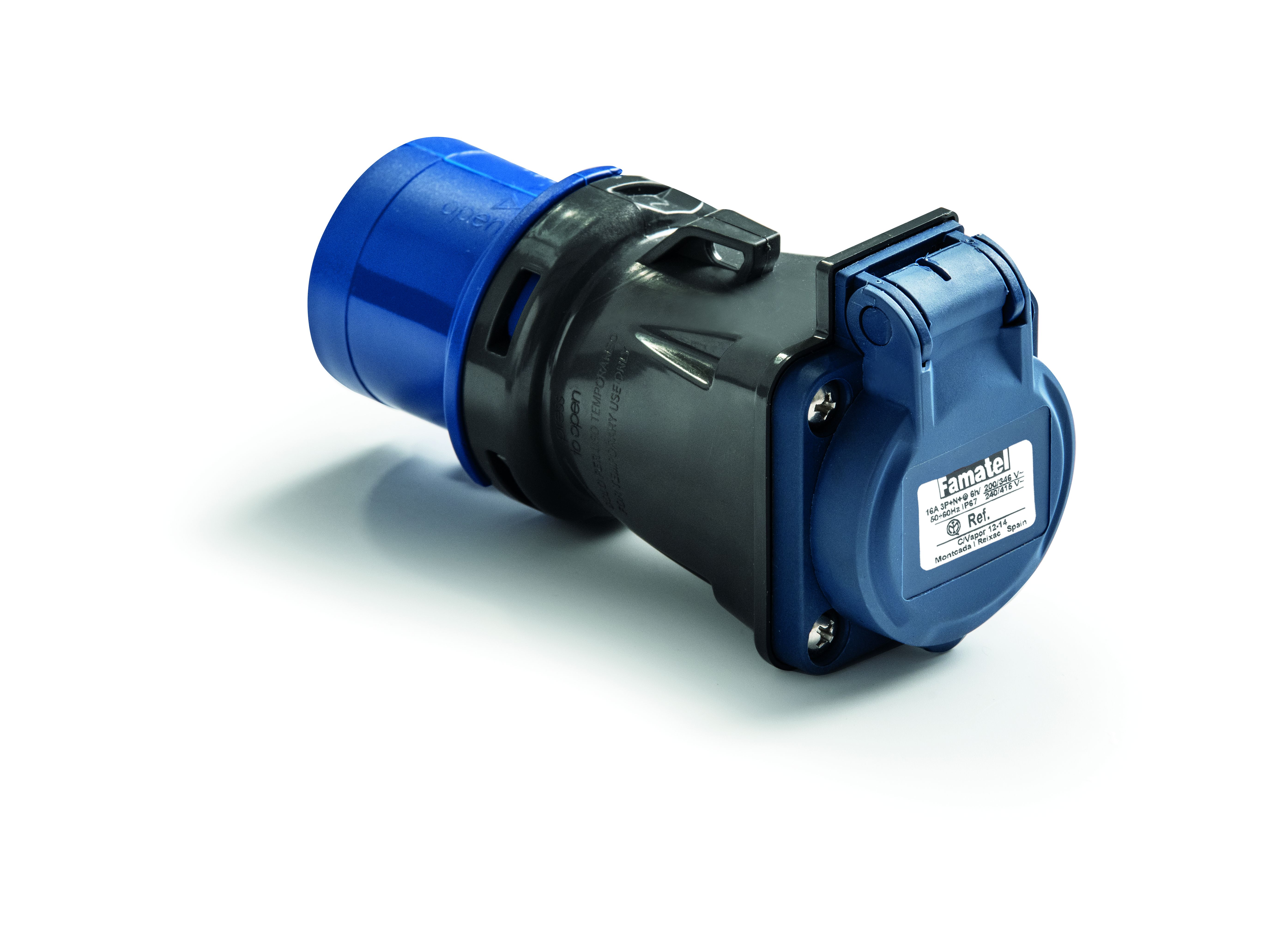 Adaptador ficha CEE 3P - tomada Schuko IP54