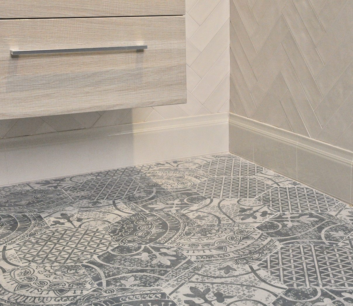 Heritage Blend 2 White & Black Heritage Boutique Luxury and