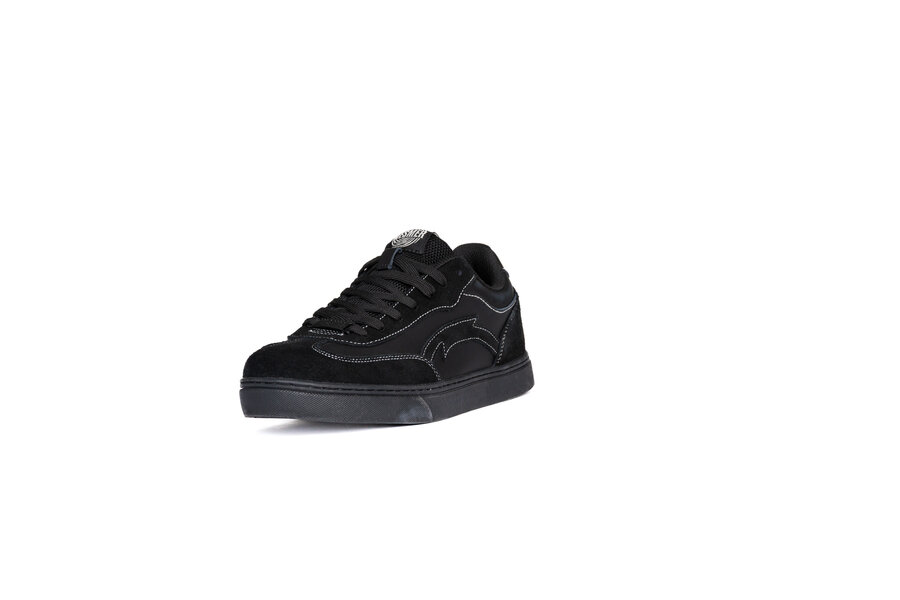 Lurk Shoe Black - MESMER - Aggressive Shoes - In Action 2