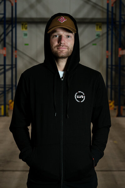 http://d7rh5s3nxmpy4.cloudfront.net/CMP2909/2/PR4379BI9066_700999_36036_USD_Heritage_Zip_Hoodie_SZ4.jpg