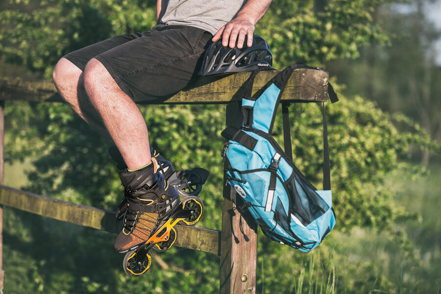 http://d7rh5s3nxmpy4.cloudfront.net/CMP2909/2/PR885BI11599_907034_27933_Fitness_Backpack_Blue_SZ4.jpg