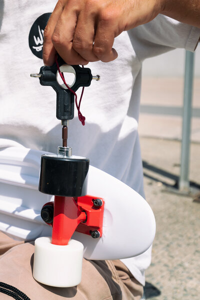 Cross Board & Quad Tool - Wicked - Skateboarding Tools - In Action 5