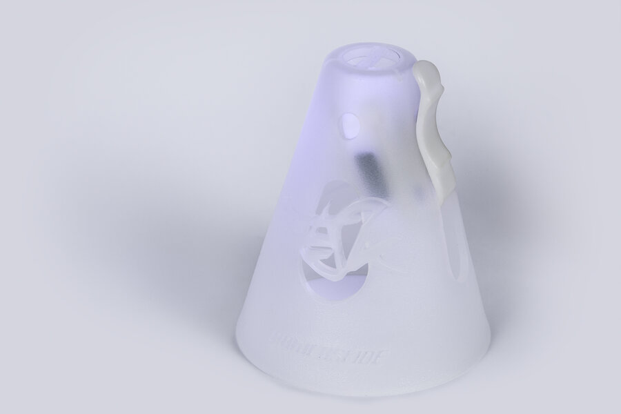 http://d7rh5s3nxmpy4.cloudfront.net/CMP2909/2/PR974BI12635_907068_33550_LED_Cones_Glow_in_the_Dark_Blue_SZ4.jpg
