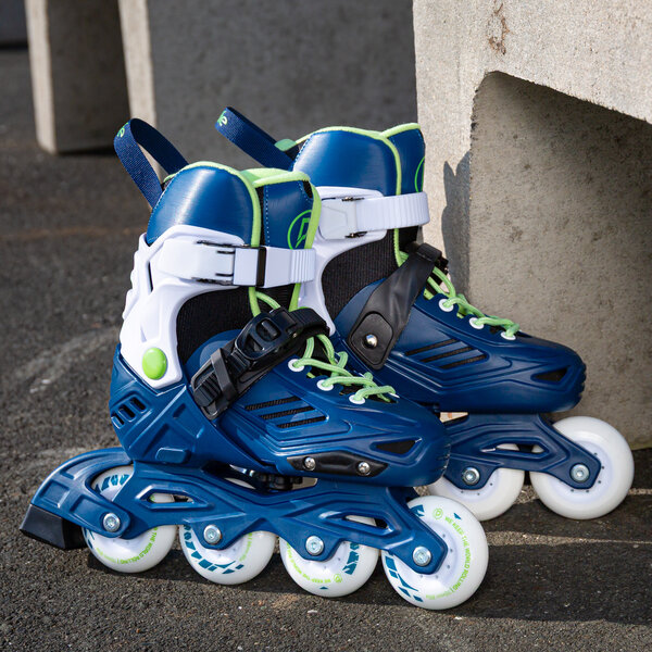 Khaan LTD Deep Blue adj. - Playlife - Urban Inline Skates - In Action 1