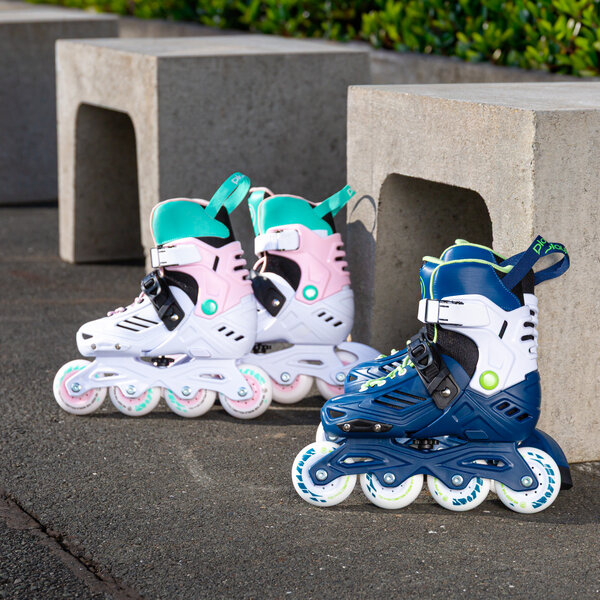 Playlife - Khaan LTD Deep Blue adj. in action