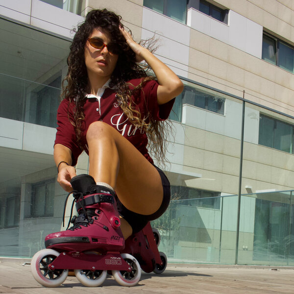 Next 110 PDS Merlot - Powerslide - Urban Inline Skates - In Action 1