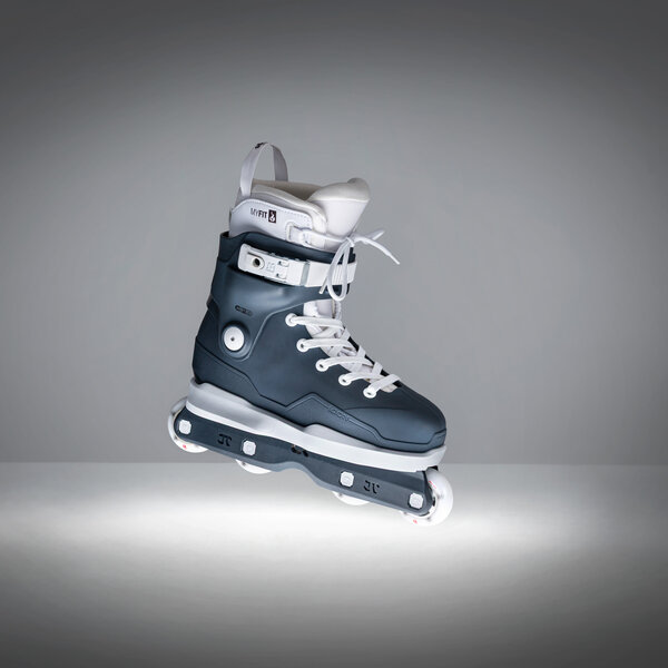 ACT AG Jaro Frijn - IQON - Aggressive Inline Skates - In Action 1