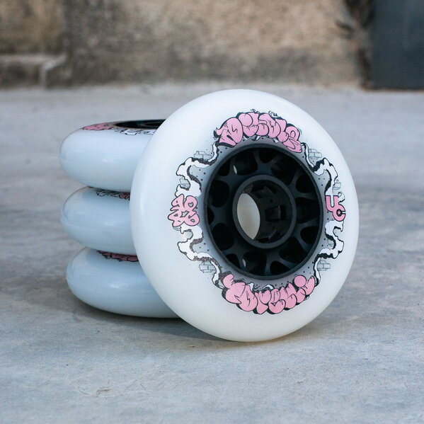 Nicola Torelli 90mm/86A, 4-pack - Undercover - Urban Inline Skate Wheels - In Action 1
