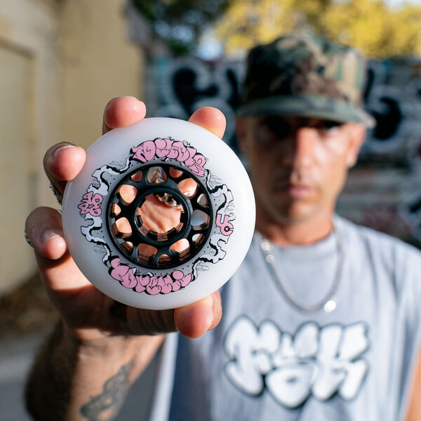 Nicola Torelli 90mm/86A, 4-pack - Undercover - Urban Inline Skate Wheels - In Action 2