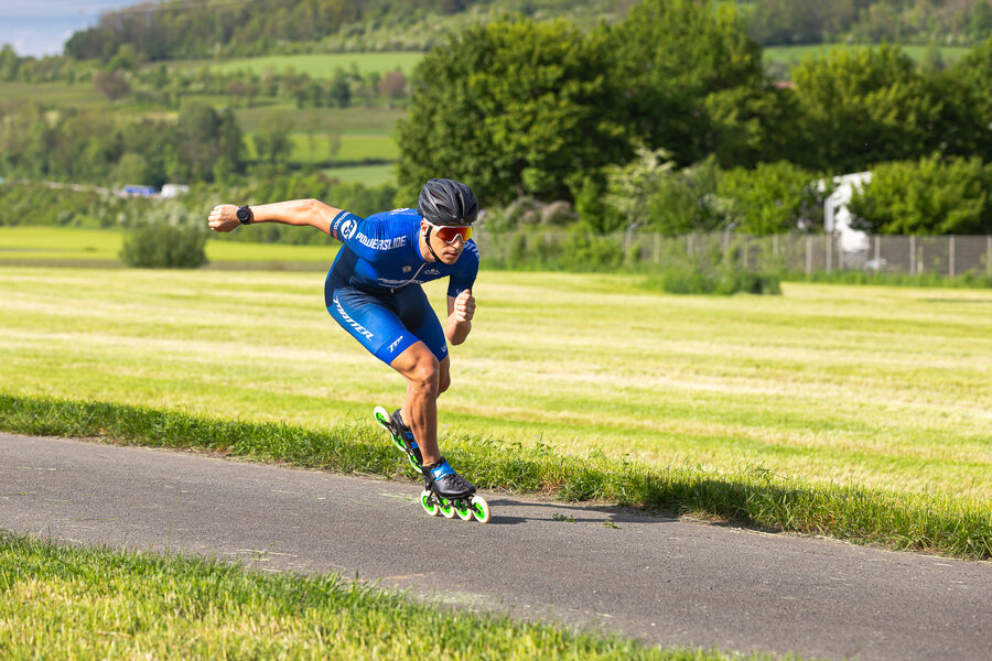 http://d7rh5s3nxmpy4.cloudfront.net/CMP2909/PR5859BI17214_904598_37131_PS_Racing_Suit_Men_2021_SZ4.jpg