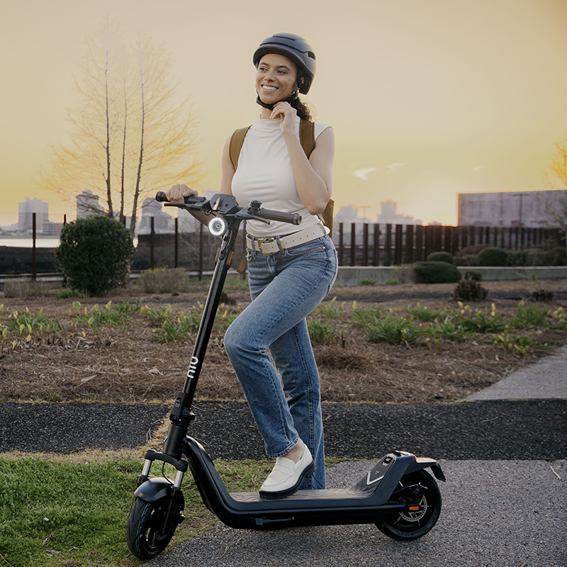 Patinete NIU KQi 300P ES-BK - RuedaQrueda