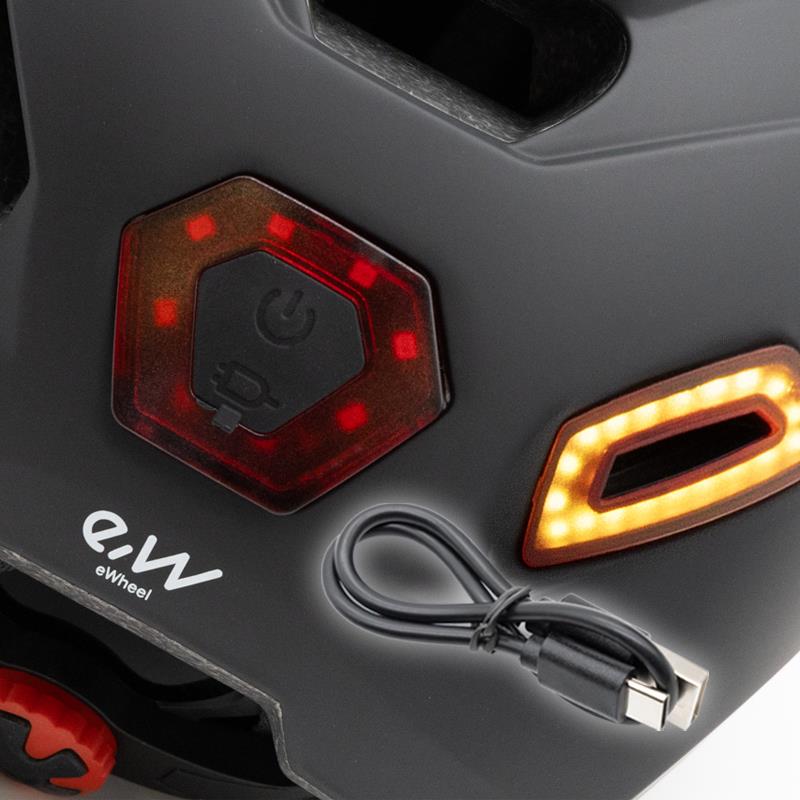 Casco CP02 con intermitente negro talla única - RuedaQrueda