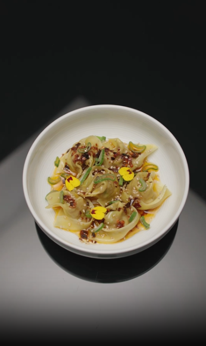Wontons de ternera con salsa picante