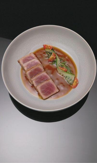 Tataki de atún con sopa miso