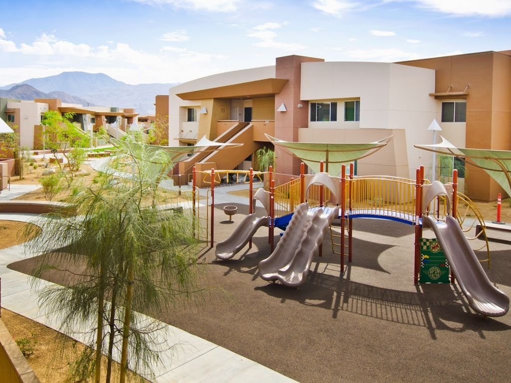 Coral Mountain Apartments Usa Ligman En