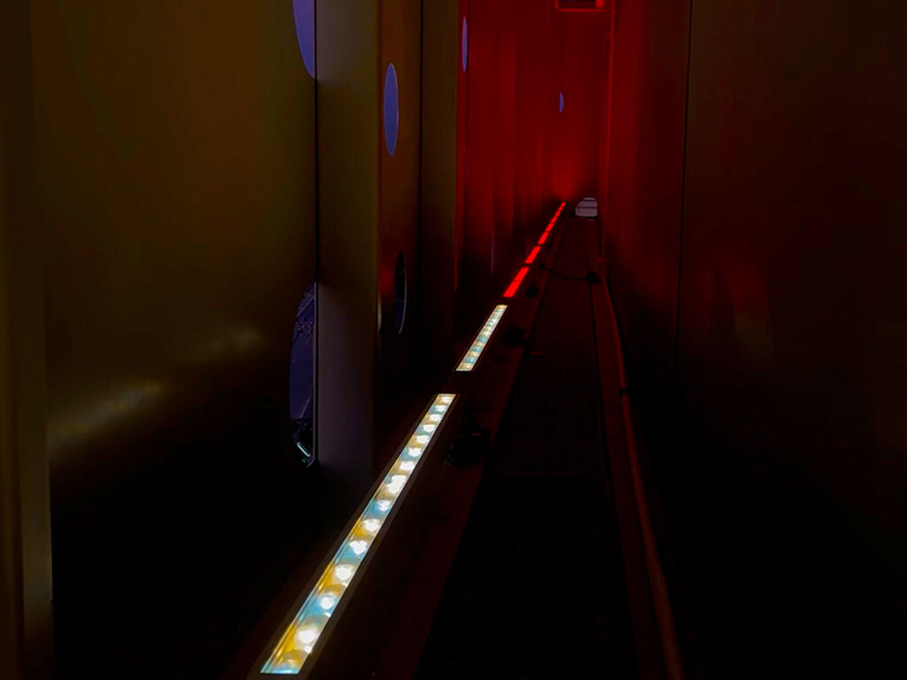 The LANTERN Building, Façade