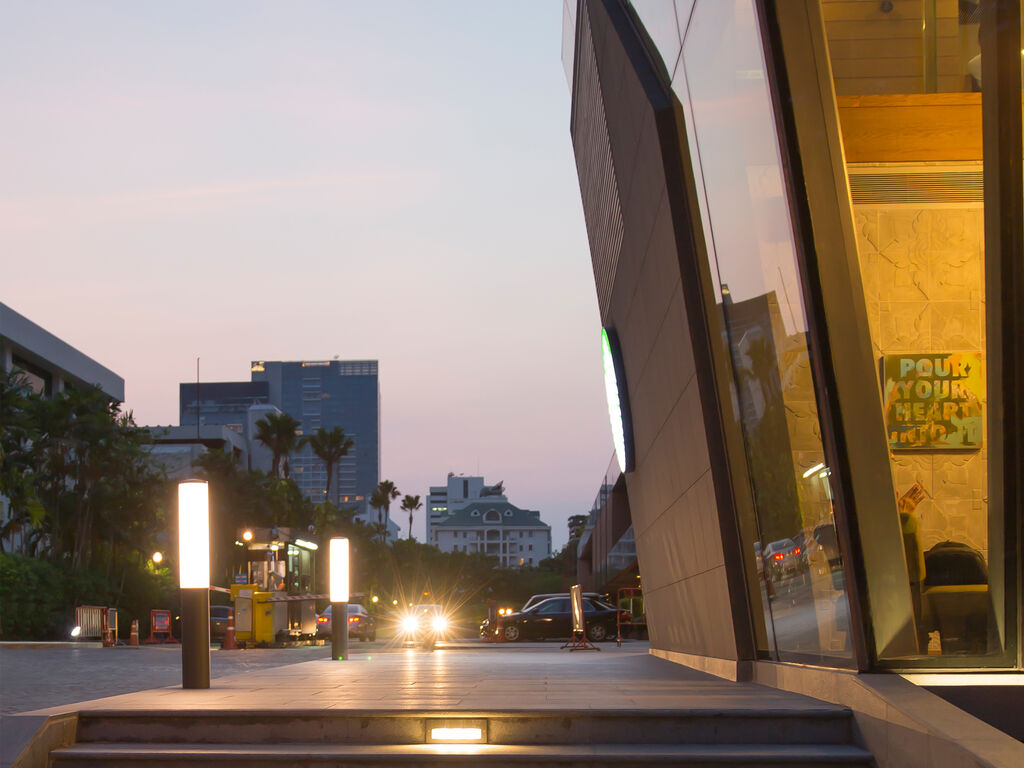 Commercial Front Area Sinthorn Tower