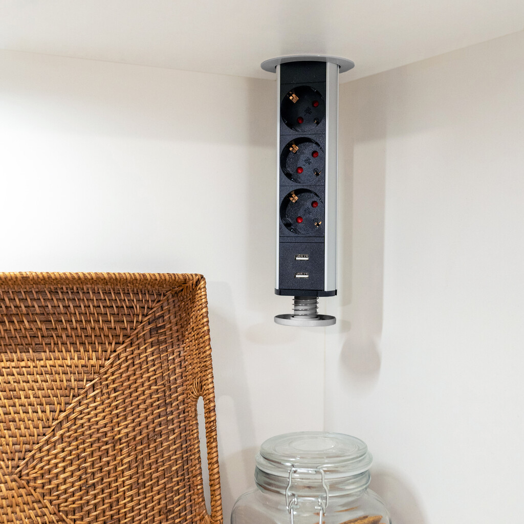 Multiconector extraíble Vertikal, 3 enchufes tipo Schuko, 2 USB tipo A, Plástico y Aluminio, Gris metalizado-8