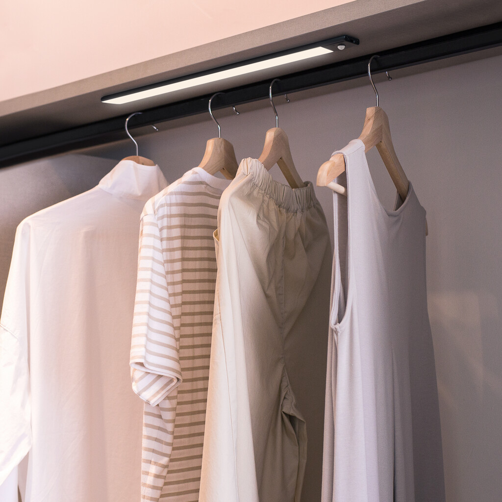 USB wiederaufladbare LED-Wandleuchte Kaus Black mit Bewegungssensor,, L600mm, Kunststoff und Aluminium, Schwarzer metallic-9