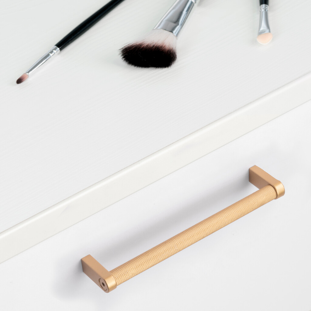 Furniture handle Bergen, L141mm, 128mm interaxis, Aluminium, Gold painted-2