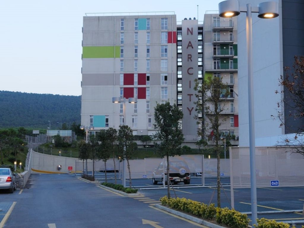 Starcity Shopping Center