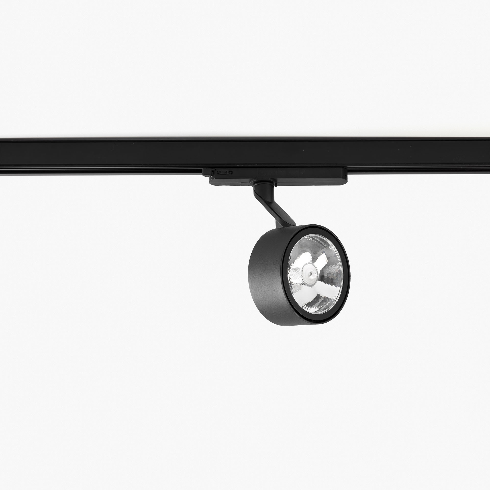 TARGET Black track projector 13W 35° 3000K CRI97 casambi