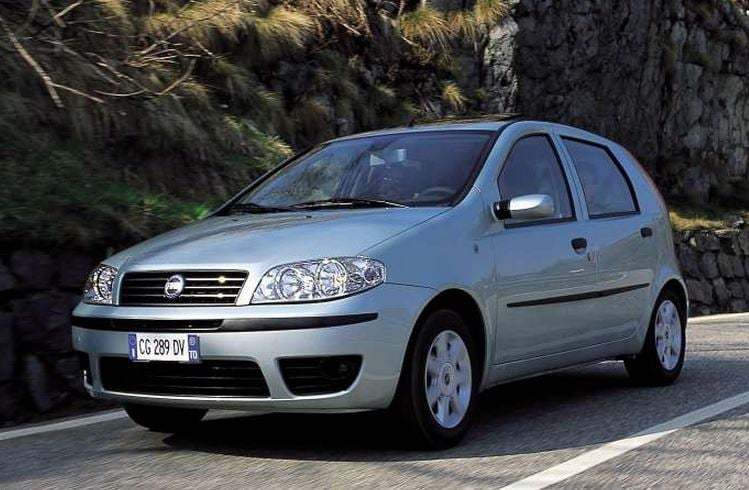 Tappetini Fiat Punto 188 gomma e tessuto a un buon prezzo su AUTODOC