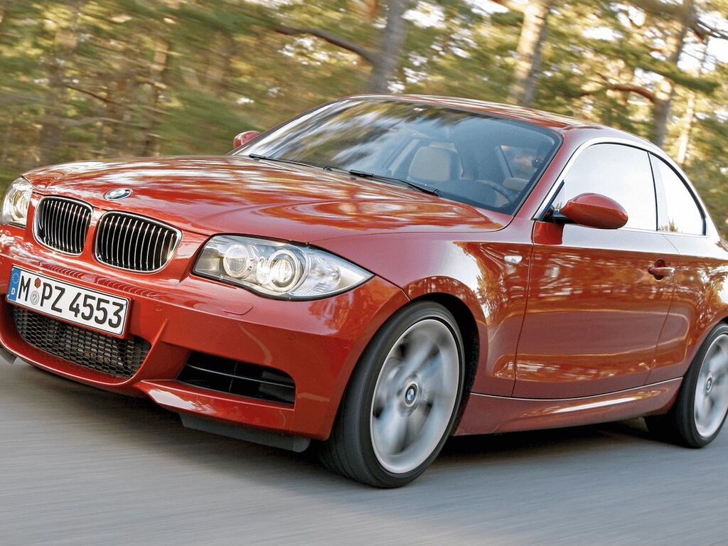 Kit Tappetini Su Misura Per BMW Serie 1 E81-E87 (2004-2012) – Moquette Nera Con Bandiera Germania, 4 Pezzi, Made In Italy