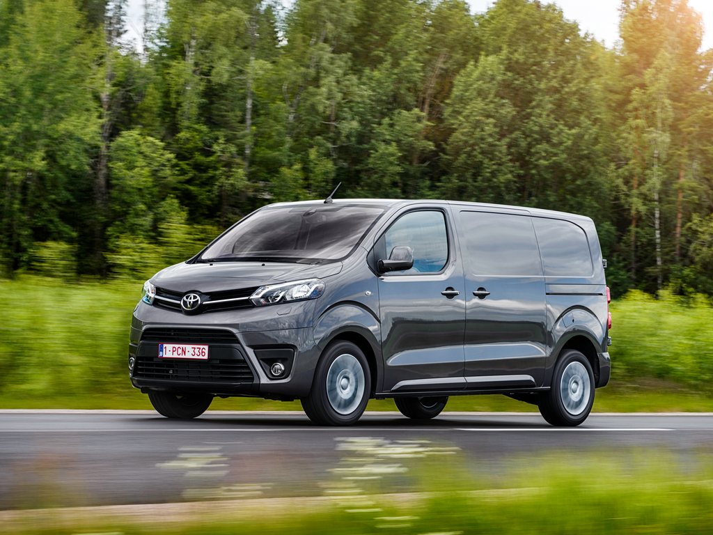 Tapis de sol en velours noir BASIC pour Toyota ProAce City (2018