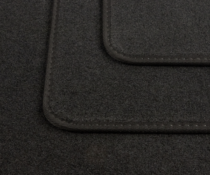 MOTOS Strike Tappetini In Velour Per Renault Trafic II (2001-2014) – Set Frontale Monoblocco Rosso, Morbidi E Antiscivolo Per Un Comfort Di Guida Unico - 3