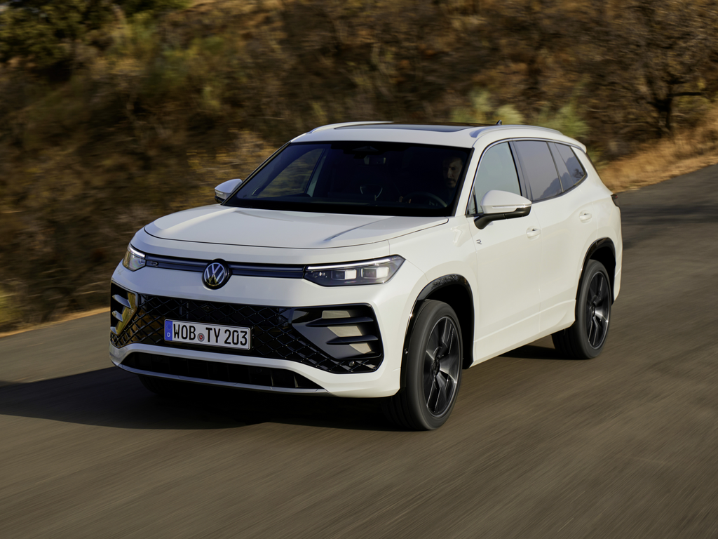 M MOTOS Beige rubberen kofferbakmatten voor Volkswagen Tiguan II vanaf 2015 Maak uw reis comfortabeler met de antislipmat - all-weather bootmat, bescherming tegen vuil