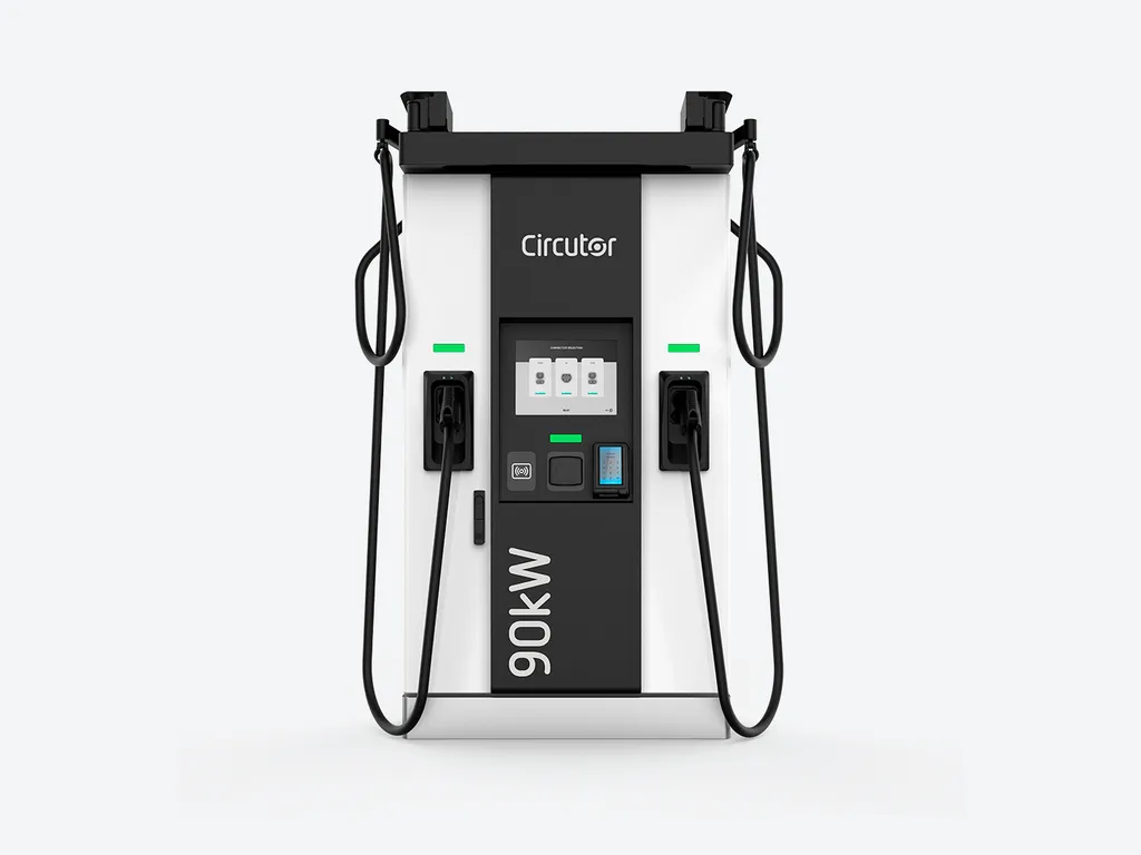Compact fast charging station