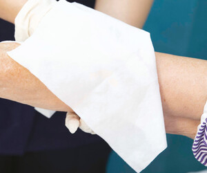 Conti Bathing Washcloth - Fragrance Free - 5 Wipes Image
