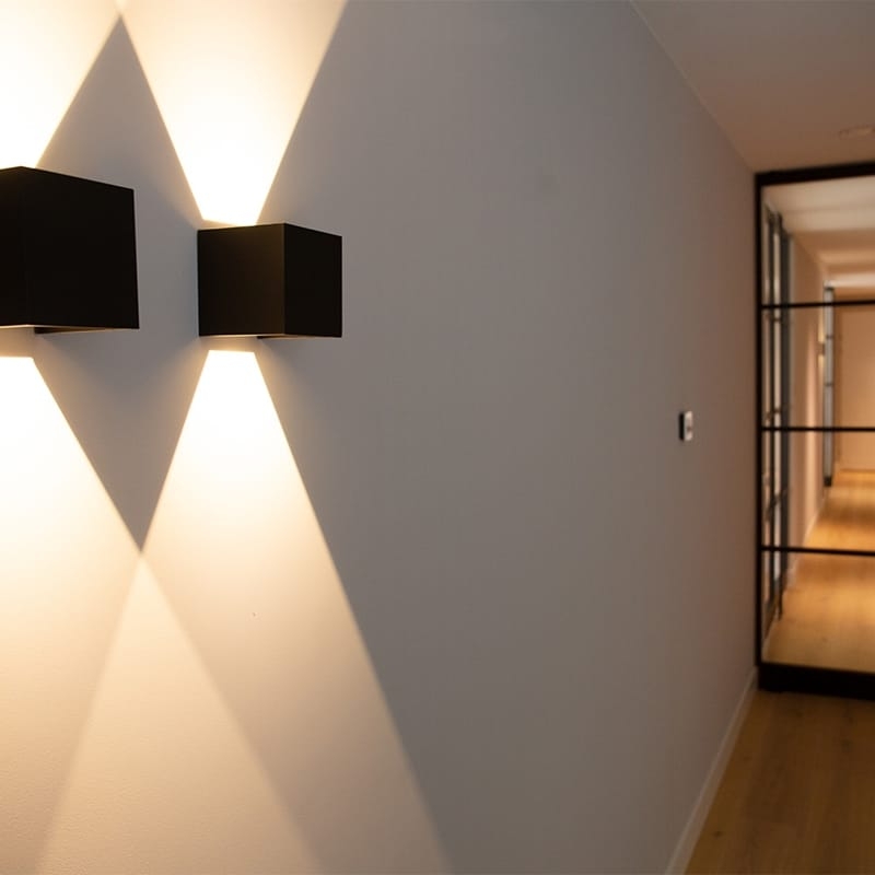 Wandarmatuur CUBE 10x10x10 grijs RAL 7016 Up en Down 6W 2700K 220 lumen ...